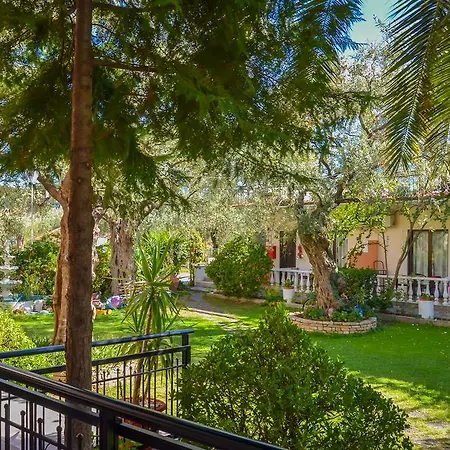 Guest house Eden 4*